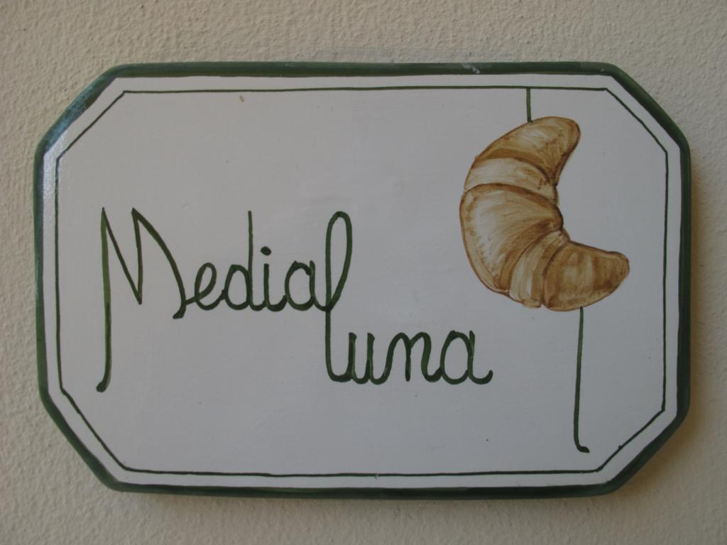 La Medialuna Монтеспертоли Екстериор снимка